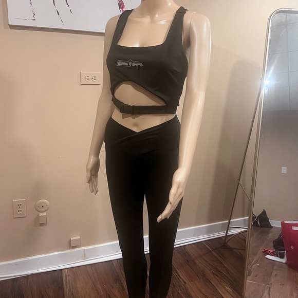 Bombshell Sportswear Black cropped Leggings and GIA top - Picture 1 of 4